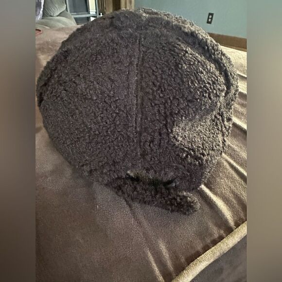 NYC plush Baseball cap . Velcro strap for sizing. Fits most .Polyester. - Picture 2 of 6